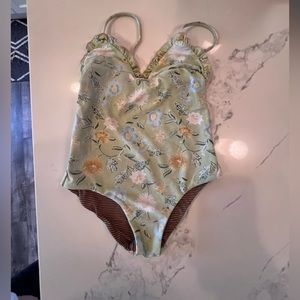 Acacia kids one piece size L